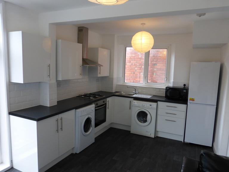 3 bedroom house for rent Lace Street, Nottingham, NG7 2JG | UniHomes