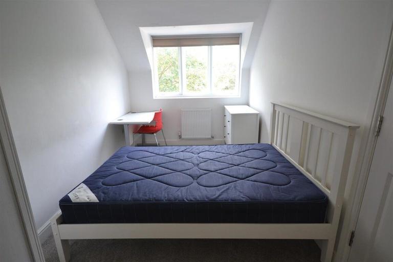 London Road, Highfields, Leicester, LE2 1ND