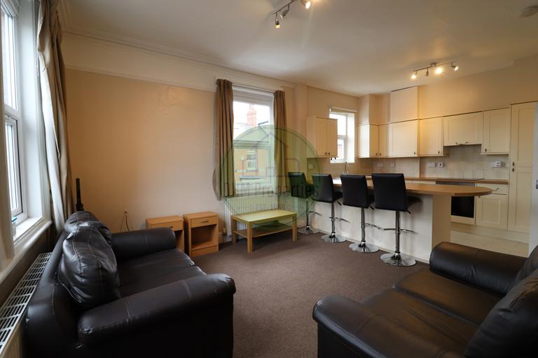 Cardigan Road, Hyde Park, Leeds, LS6 1LU