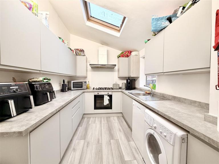 Rothesay Avenue, Lenton, Nottingham, NG7 1PU
