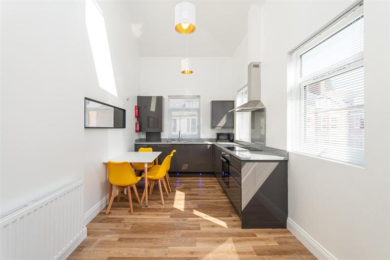 Queens Road, Jesmond, Newcastle, NE2 2PR