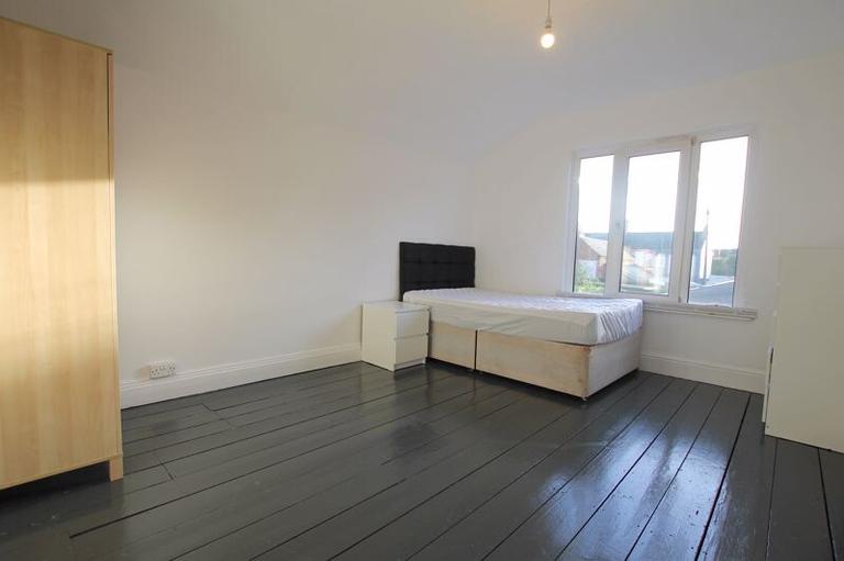Splott Road, Cathays, Cardiff, CF24 2DD