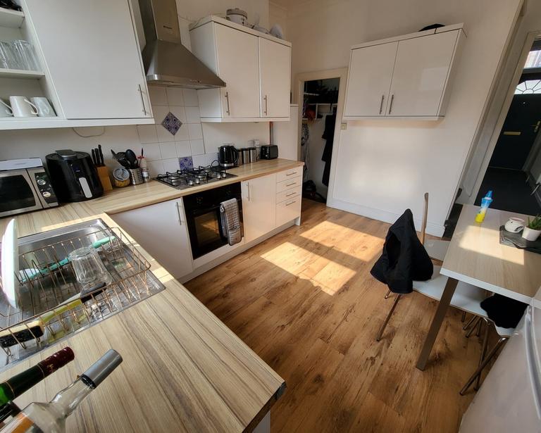 Burley Lodge Road, Hyde Park, Leeds, LS6 1QP