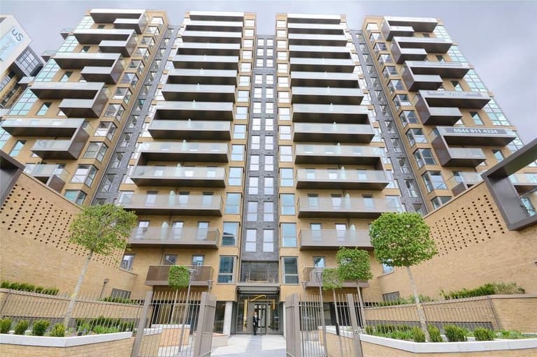 33 Olympic Way, Hendon, London, HA9 0GF 33 Olympic Way, Hendon, London, HA9 0GF