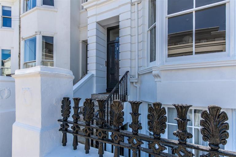 Powis Grove, City Centre, Brighton, BN1 3HF