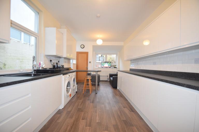 Lisvane Street, Cathays, Cardiff, CF24 4LL