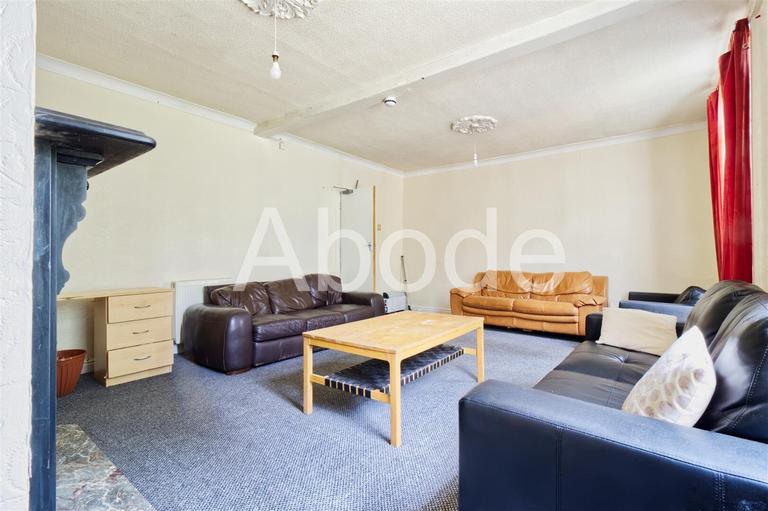 Cliff Road, Woodhouse, Leeds, LS6 2ET