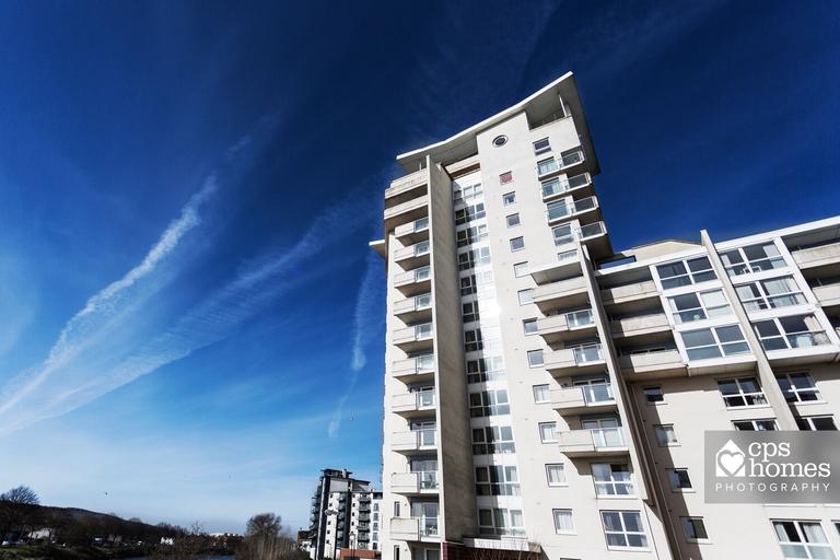 2 bedroom apartment for rent Marseille House, Century Wharf, Cardiff