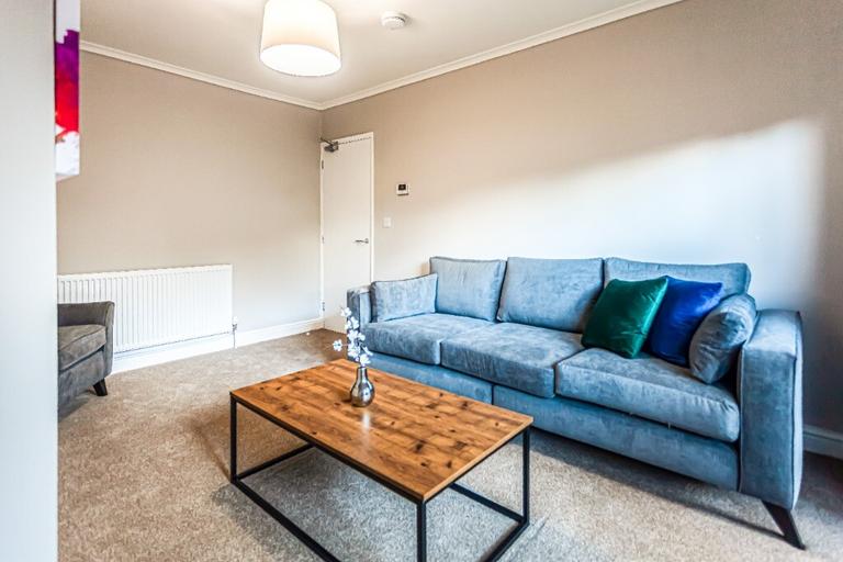 4 bedroom house for rent Maple Avenue Beeston, Nottingham, NG9 1PW