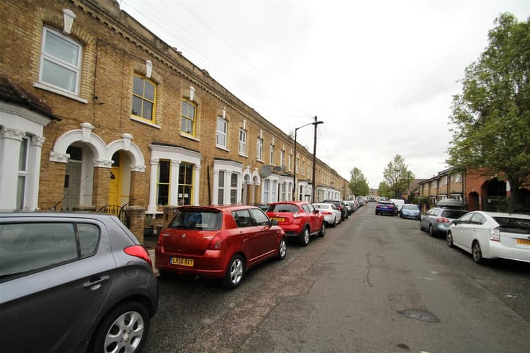 Marmont Road, Woolwich, London, SE15 5TE Marmont Road, Woolwich, London, SE15 5TE