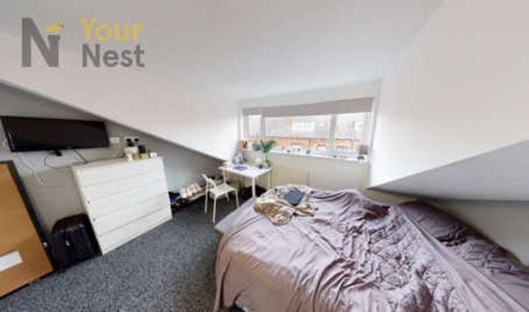 Thornville Terrace, Hyde Park, Leeds, LS6 1JT