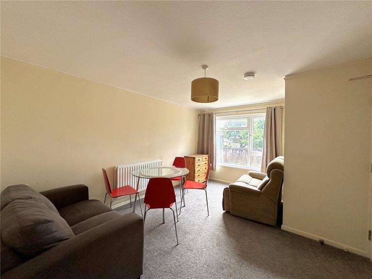 The Chantrys, Farnham, Surrey, GU9 7AL