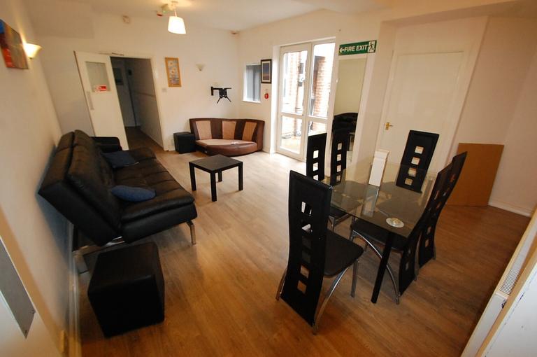 8 bedroom house for rent Charnwood Street, Derby, DE1 2GU UniHomes