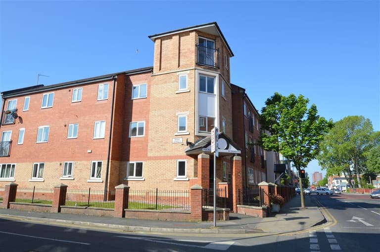 Stretford Road, Hulme, Manchester, M15 4AY Stretford Road, Hulme, Manchester, M15 4AY