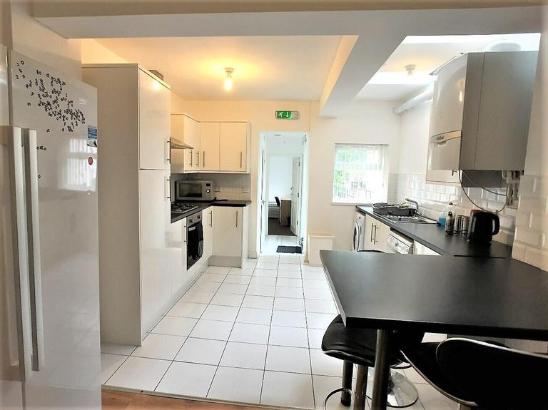 Luton Road, Selly Oak, Birmingham, B29 7BN