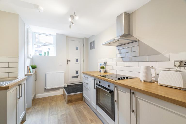 2 bedroom apartment for rent Blenheim Square, Leeds, LS2 9AR UniHomes