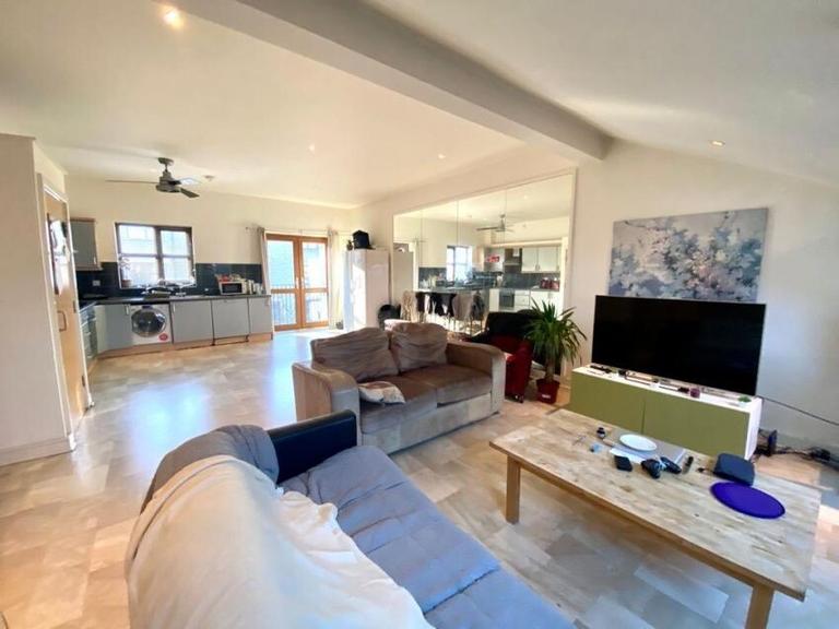 Woodview Court, Crookes, Sheffield, S6 2NX