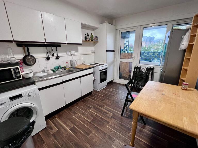 Rainsborough Avenue, Bermondsey, London, SE8 5RU