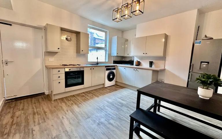 Richmond Avenue, Hyde Park, Leeds, LS6 1BZ