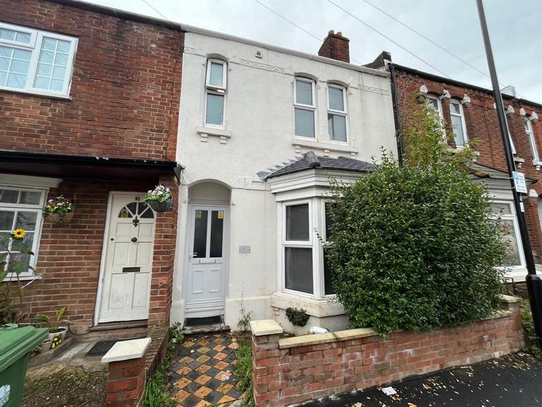 4 bedroom house for rent Milton Road, Southampton, SO15 2JD UniHomes