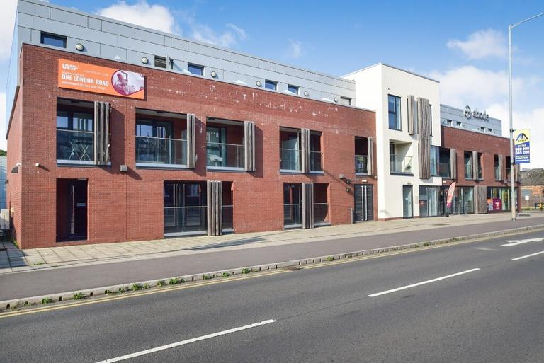 London Road, Flat 67, Block 3, Newcastle-under-Lyme, Stoke-on-Trent, ST5 1FF