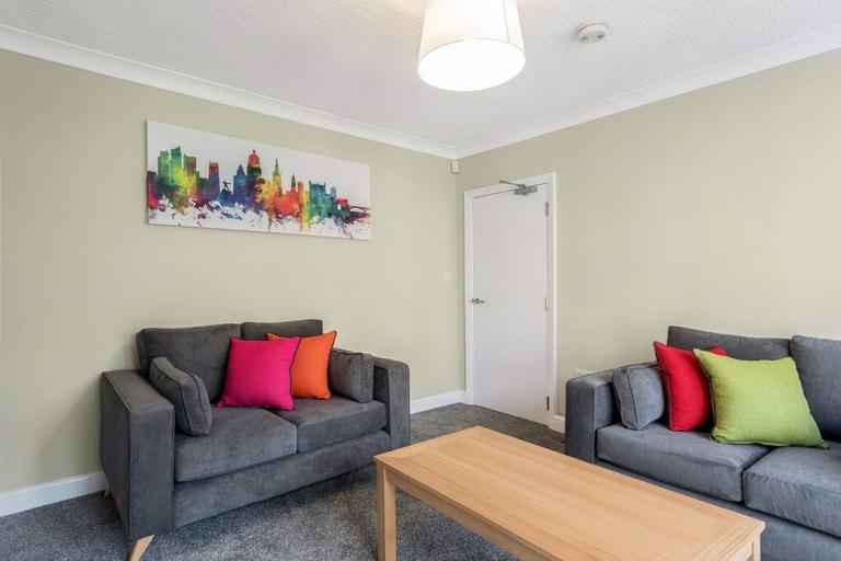 4 bedroom house for rent Queens Road East Beeston, Nottingham, NG9 2GS