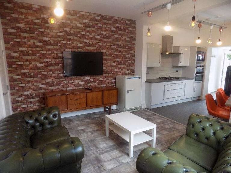 5 bedroom house for rent Clough Road, Sheffield, S1 4TB UniHomes