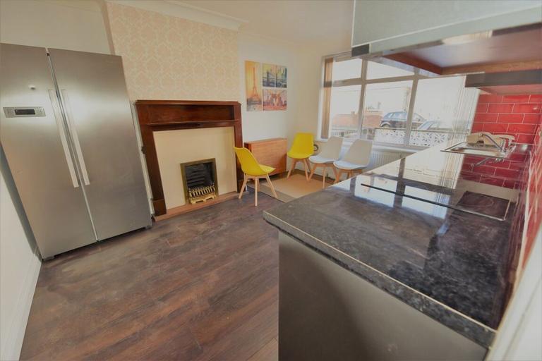 Mayville Avenue, Hyde Park, Leeds, LS6 1NQ