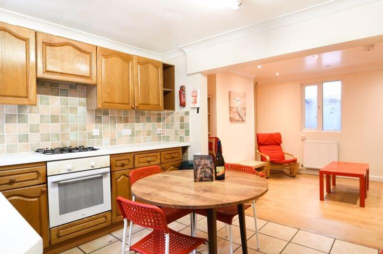 4 bedroom house for rent Lincoln Street, Brighton, BN2 9UH UniHomes