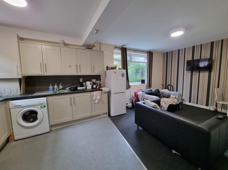 Springbank Crescent, Hyde Park, Leeds, LS6 1AB