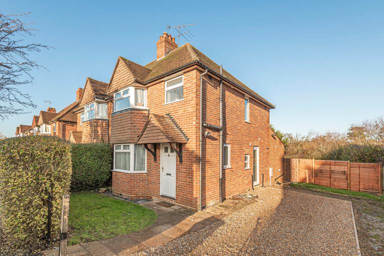 Ashenden Road, Guildford, Surrey, GU2 7XE
