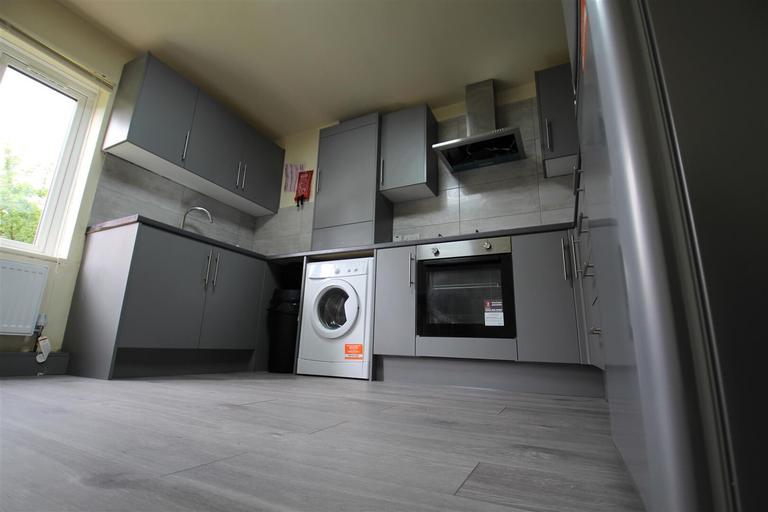 Orchard Lodge, Hyde Park, Leeds, LS6 2EN