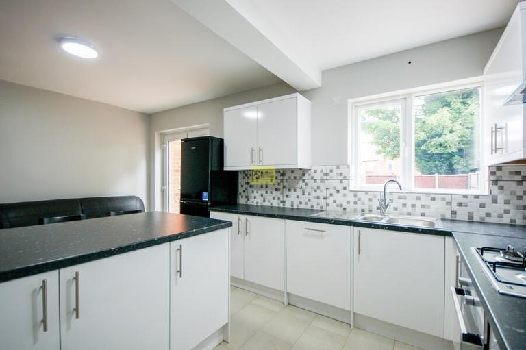 Windrush Grove Selly Park, Selly Oak, Birmingham, B29 7SU