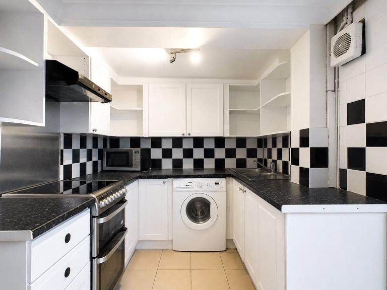 Ladysmith Road, Coombe Road, Brighton, BN2 4EJ