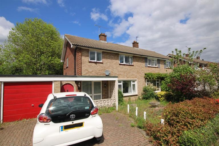 Blackwell Avenue, Guildford, Surrey, GU2 8LU