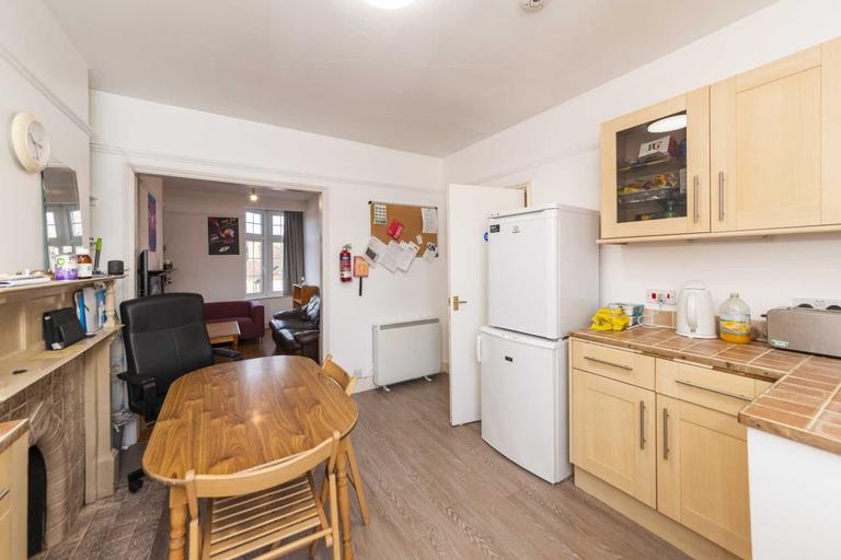 Woodbridge Hill, Guildford, Surrey, GU2 9AA