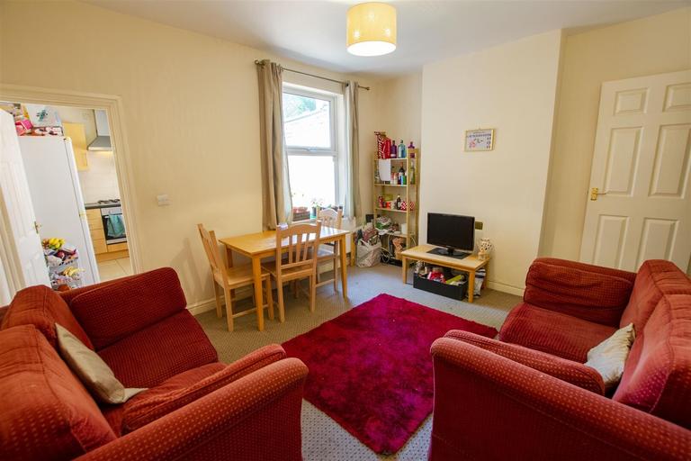 3 bedroom house for rent Teignmouth Road, Birmingham, B29 7AY UniHomes