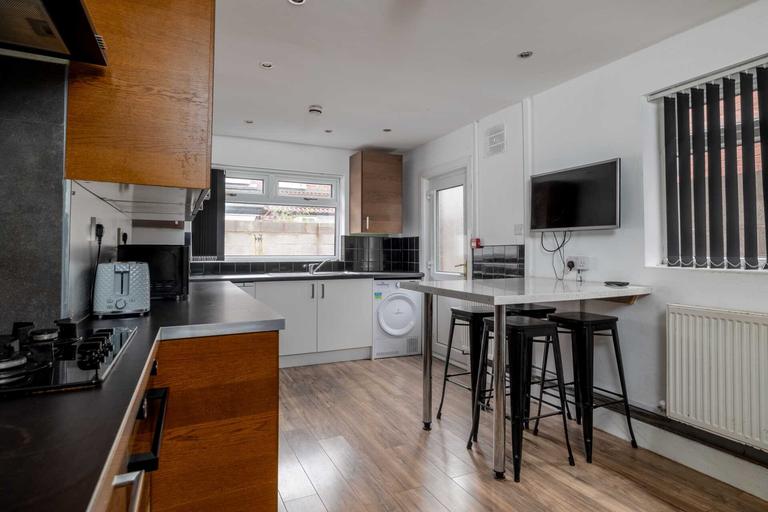 5 bedroom house for rent Bagot Street Wavertree, Liverpool, L15 2HA