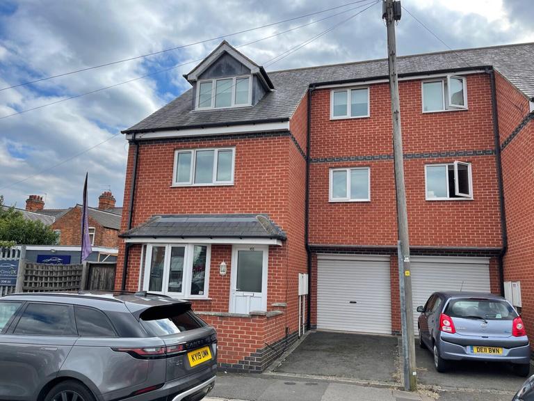 Devana Road, Highfields, Leicester, LE2 1PN