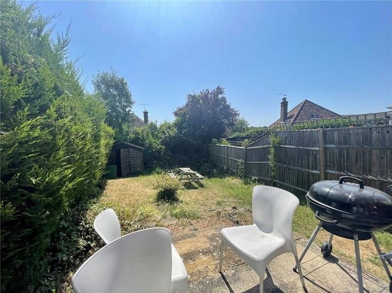 5 bedroom house for rent Hale Road, Surrey, GU9 9QH UniHomes