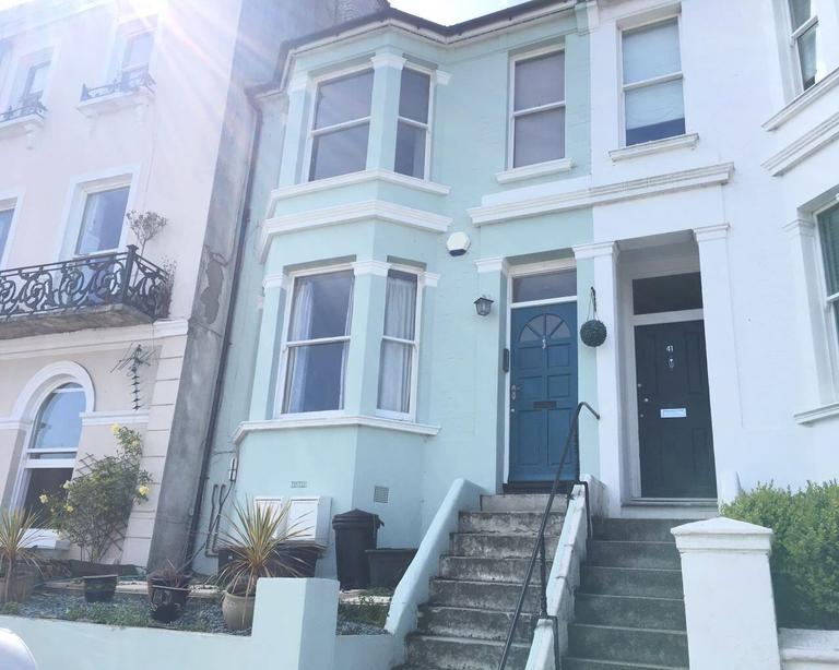 Roundhill Crescent, Round Hill, Brighton, BN2 3FQ