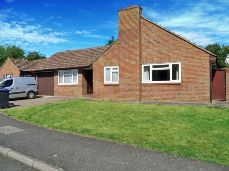 Glen Iris Close, King's Mile, Canterbury, CT2 8HR