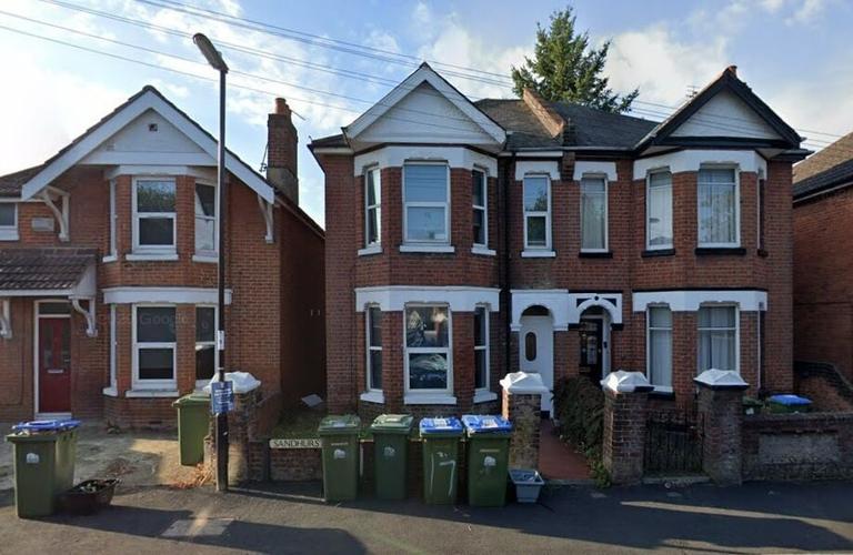 5 bedroom house for rent Sandhurst Road, Southampton, SO15 2FW UniHomes