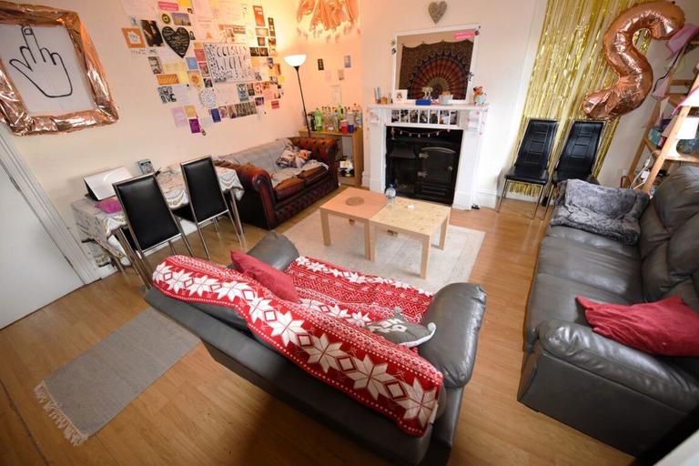 Woodsley Road, Hyde Park, Leeds, LS3 1DT