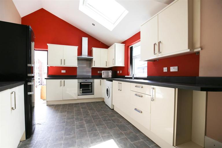 4 bedroom apartment for rent Byker Bridge, Newcastle, NE1 2NS UniHomes