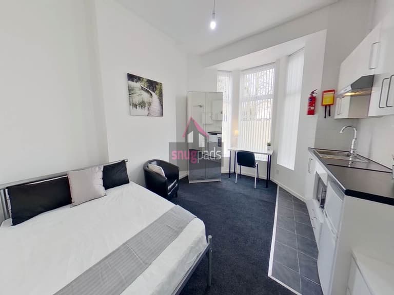 Gildabrook Road, Salford, Manchester, M30 0DX Gildabrook Road, Salford, Manchester, M30 0DX