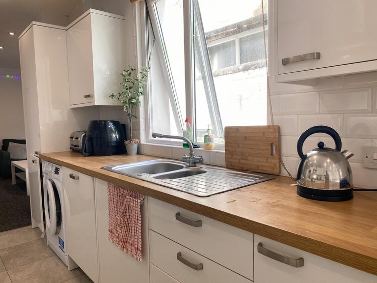 Lowther Road, Cathays, Cardiff, CF24 3BY