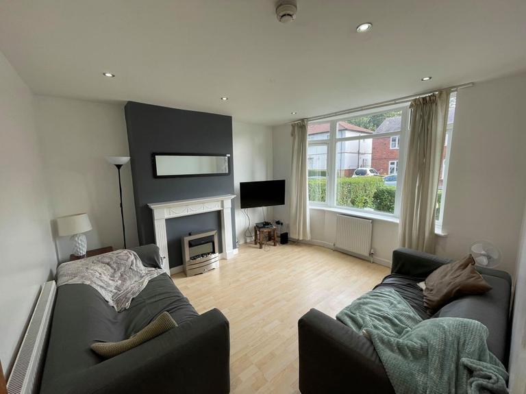 Langdale Gardens, Headingley, Leeds, LS6 3HB
