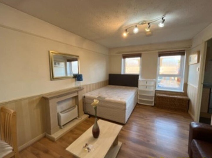 Stoneyhill Road, New Town, Edinburgh, EH21 6TW