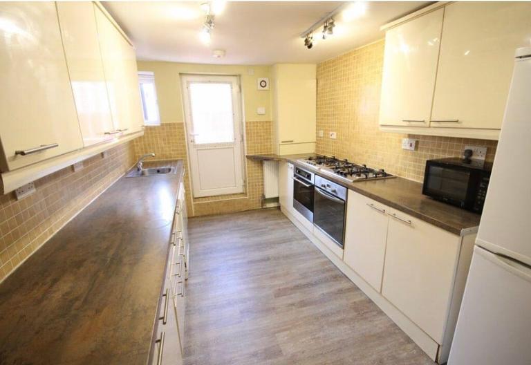 Brudenell Avenue, Hyde Park, Leeds, LS6 1HD